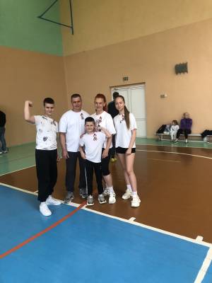 Шесть семей приняли участие в стартах «Папа, мама, я – здоровая семья»